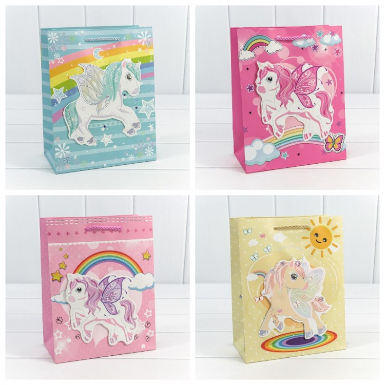 Пакет подарочный с 3D аппликацией "Единороги" (микс) 18*23*10 210г 1/20 1/360 Арт: 000333E